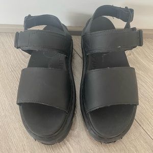Womens Dr. Marten Voss Sandals size 8 USED